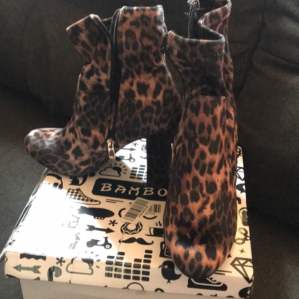 NIB as 10 velvet leopard print boots 4” heel